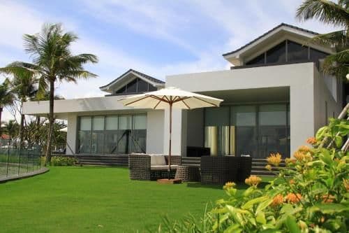 Five-Bedroom Luxury Villa with Sea View