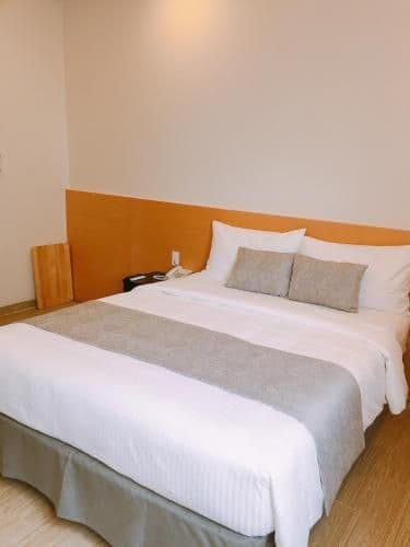 Deluxe Room (2 Adults + 1 Child)