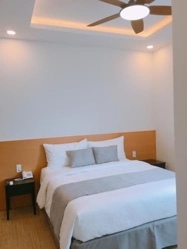 Deluxe Room (2 Adults + 1 Child)