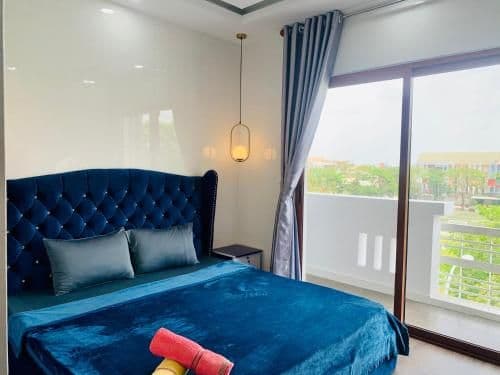 King Room with Balcony