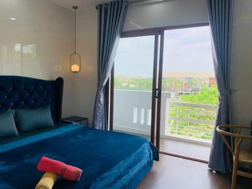 King Room with Balcony