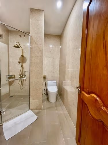 Deluxe Queen Suite
