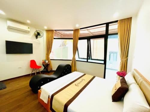 Deluxe Room (2 Adults + 1 Child)