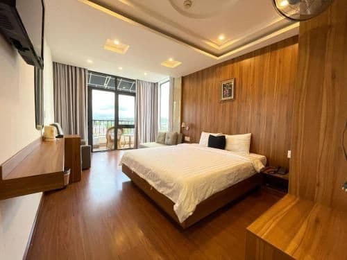 Deluxe King Room