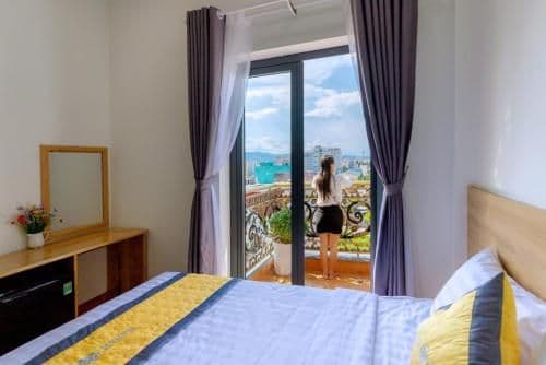 Deluxe Room (2 Adults + 1 Child)