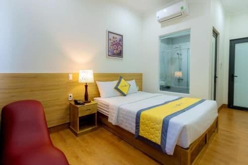 Deluxe Room (2 Adults + 1 Child)