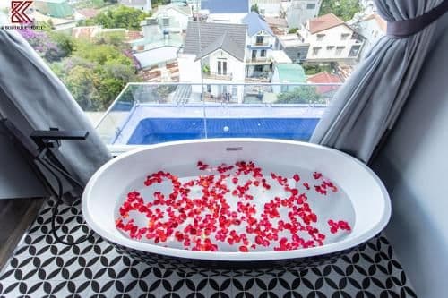 Queen Room with Spa Bath