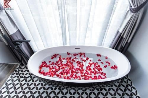 Queen Room with Spa Bath