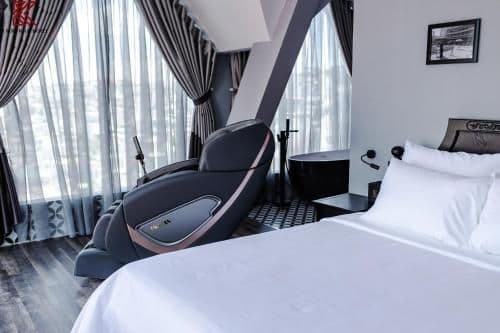 Queen Room with Spa Bath