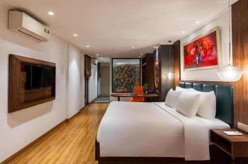 Suite with Lake View