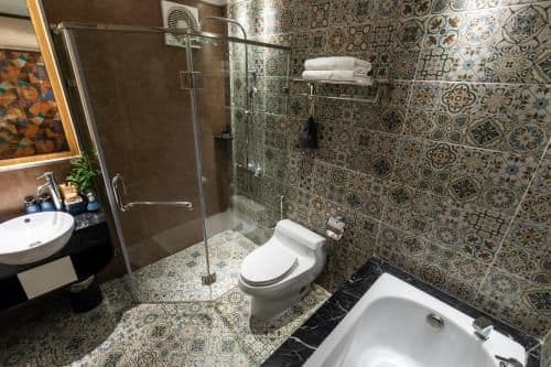 Suite with Lake View