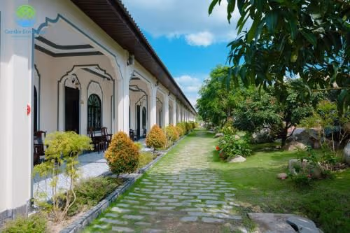 Deluxe Double Room with Garden View