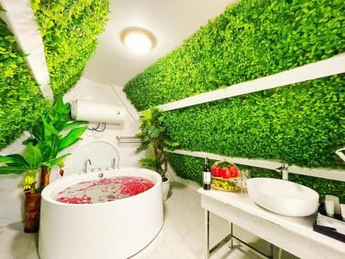 King Room with Spa Bath