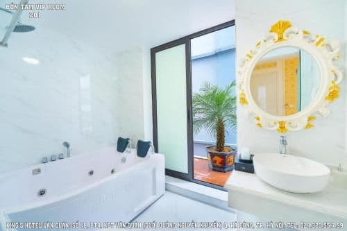 King Room with Spa Bath