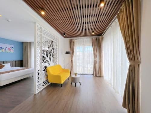 Stillus Suite Balcony City View