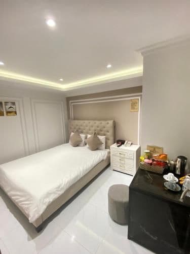 Queen Room