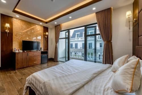 Deluxe King Room