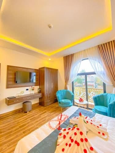 Deluxe Double Room with Balcony