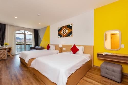 Double Room with Balcony and Sea View
