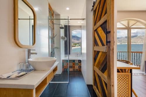 Double Room with Balcony and Sea View
