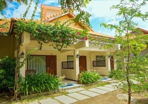 Bungalow with Garden View
