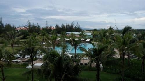 Apartment with Pool View