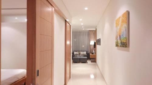 Apartment with Pool View