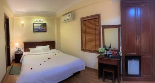 Deluxe Queen Room