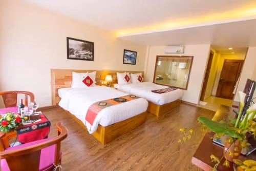 Deluxe Double or Twin Room with Mountain View