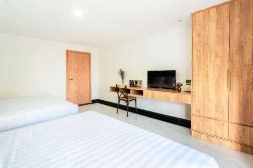 Deluxe Family Room