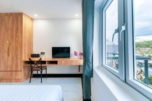 Apartment with Garden View