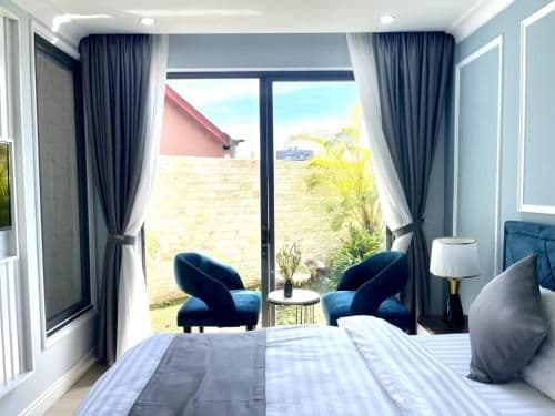 Queen Room with Garden View