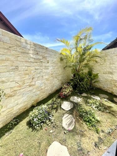 Queen Room with Garden View