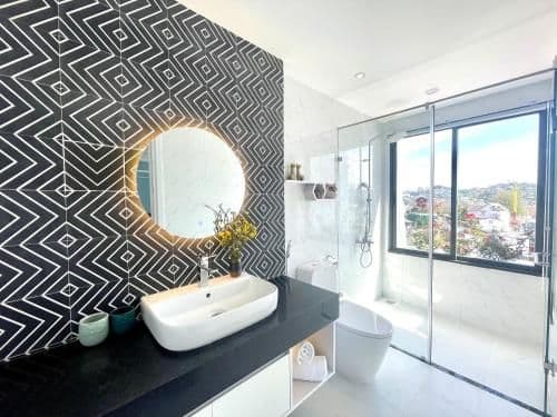 Queen Room with Balcony