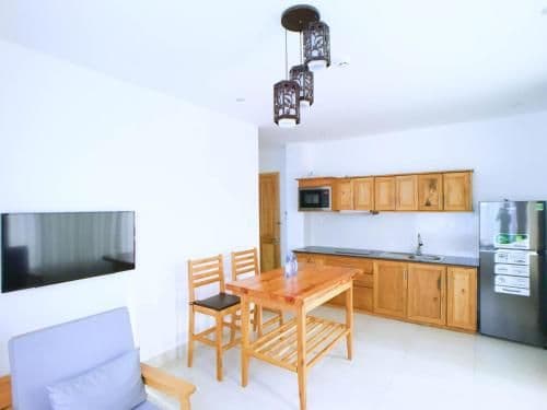 Apartment with Balcony and Big Window