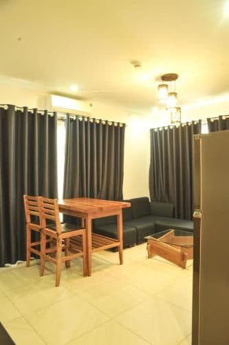 Apartment with Balcony and Big Window