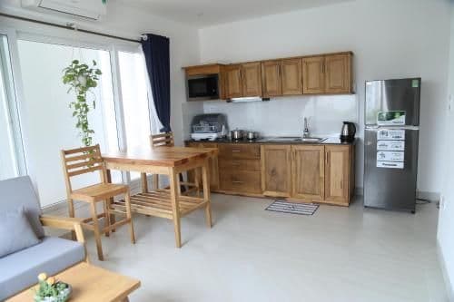 Apartment with Balcony and Big Window