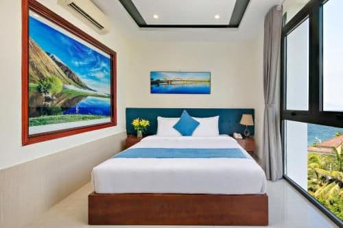 Deluxe Room (2 Adults + 1 Child)