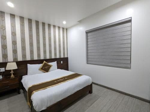 Standard Queen Room