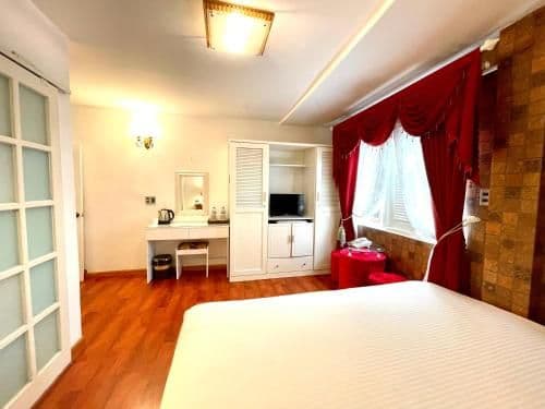 Deluxe Double Room (2 Adults + 1 Child)