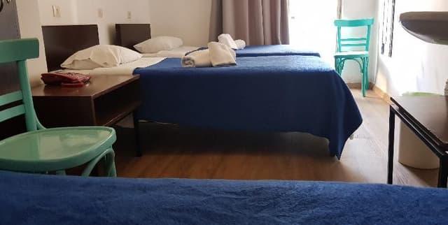 TRIPLE WITH SHARED BATHROOM