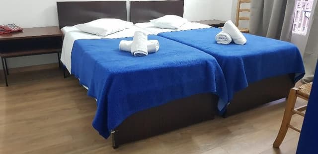 Double or Twin WITH SHARED BATHROOM