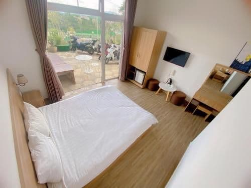 Double Room with Mountain View