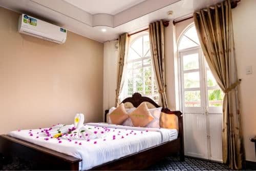 King Room with Lake View