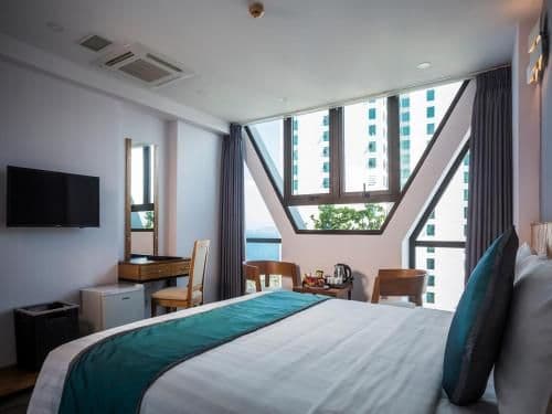 Double or Twin Room with Partial Sea View