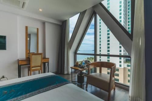 Double or Twin Room with Partial Sea View
