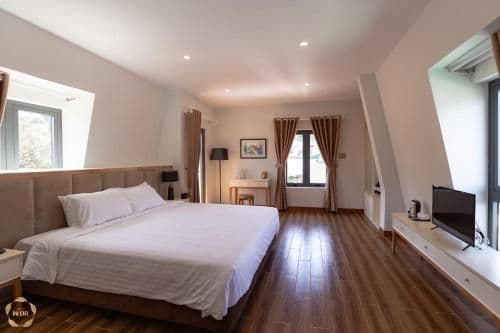 King Room with Balcony
