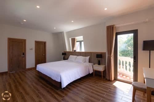 King Room with Balcony