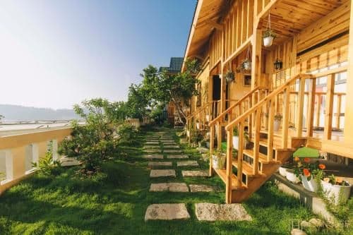 Bungalow with Patio