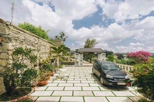 Bungalow with Patio